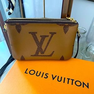 Louis Vuitton Reverse Monogram Giant Double Zip Pochette